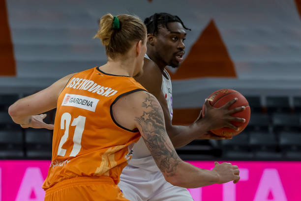 仅仅局限于 仅仅局限于