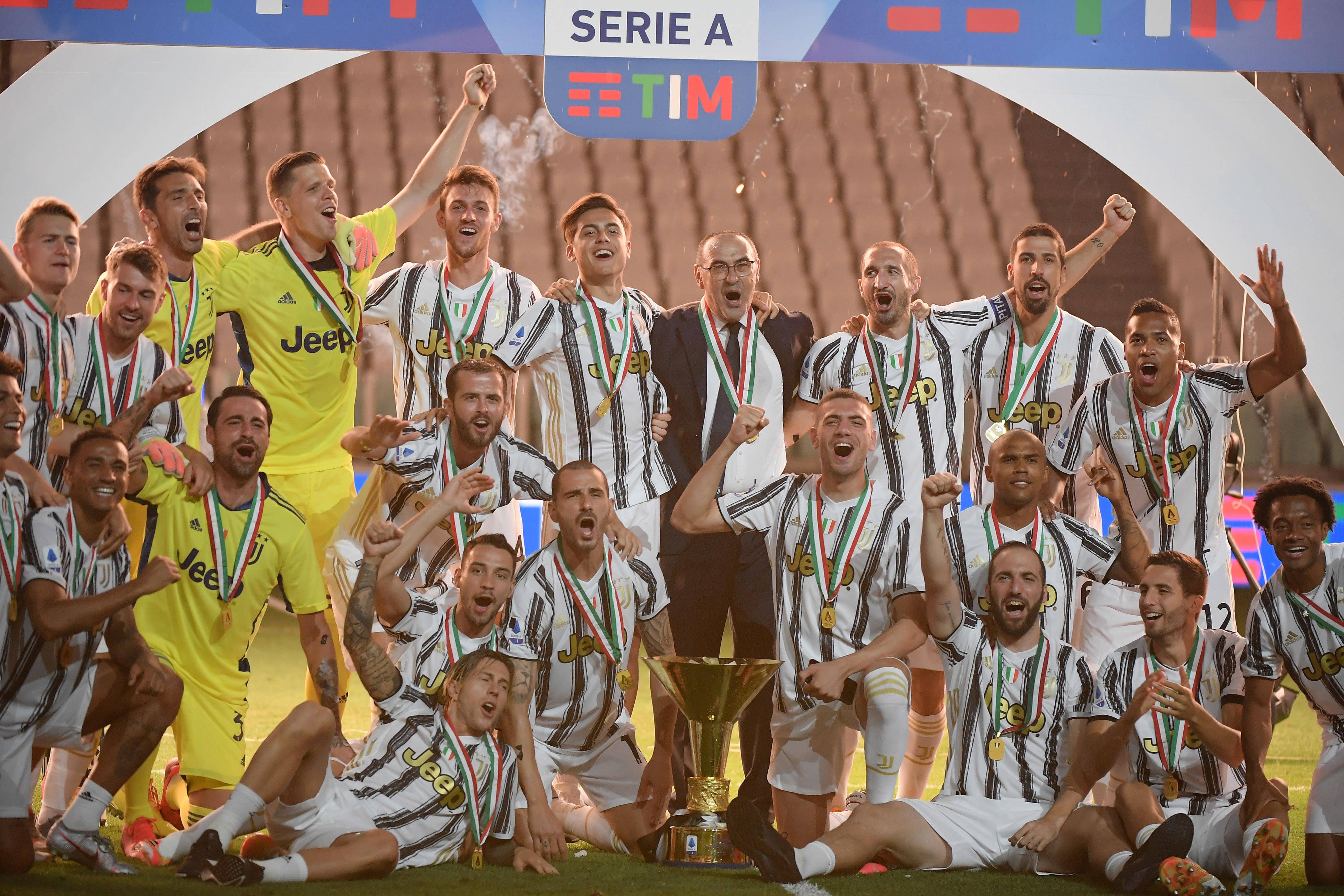 颖而出的企 颖而出的企